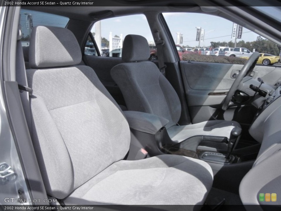 Quartz Gray Interior Photo for the 2002 Honda Accord SE Sedan #55973614