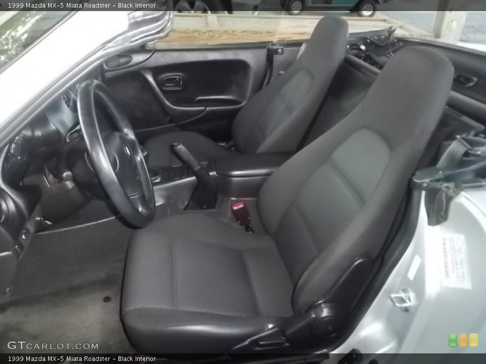 Black Interior Photo for the 1999 Mazda MX-5 Miata Roadster #55978714