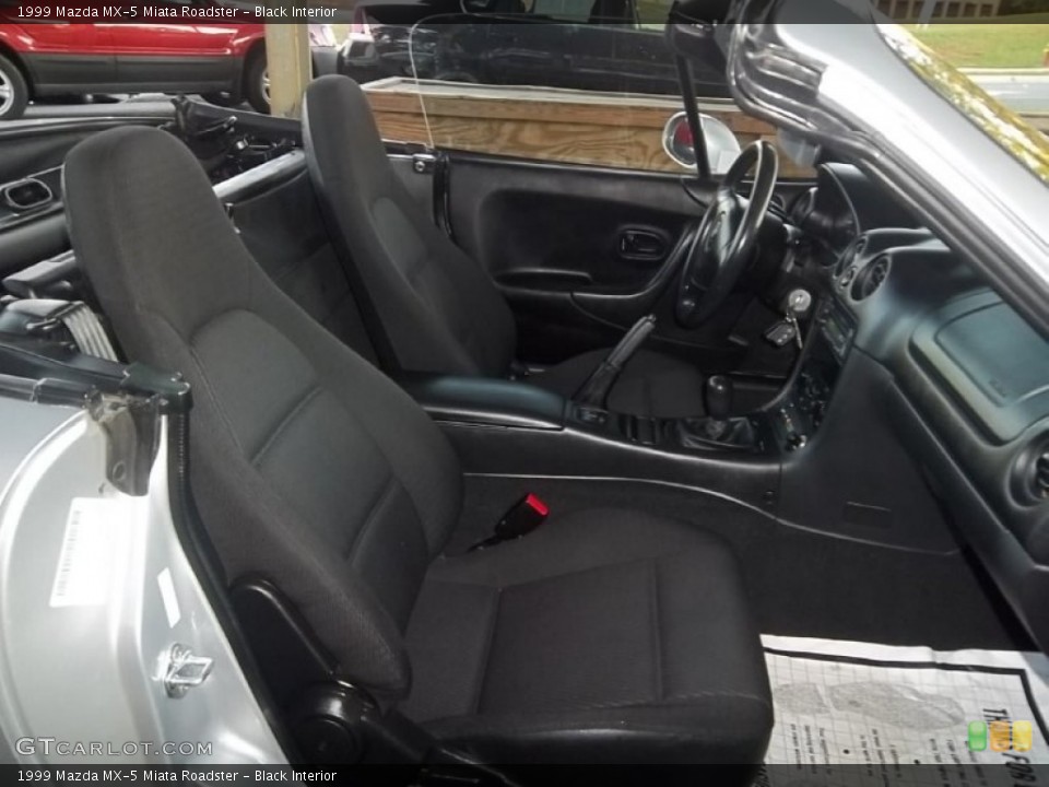 Black Interior Photo for the 1999 Mazda MX-5 Miata Roadster #55978723