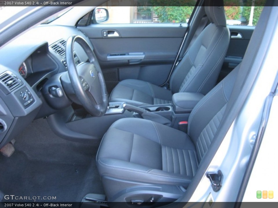 Off-Black Interior Photo for the 2007 Volvo S40 2.4i #55979185
