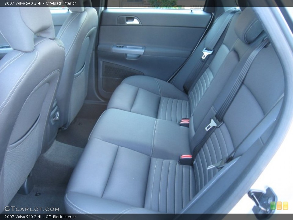Off-Black Interior Photo for the 2007 Volvo S40 2.4i #55979212