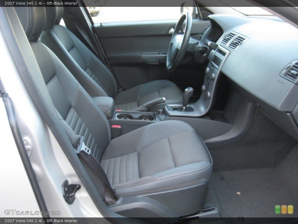 Off-Black Interior Photo for the 2007 Volvo S40 2.4i #55979236
