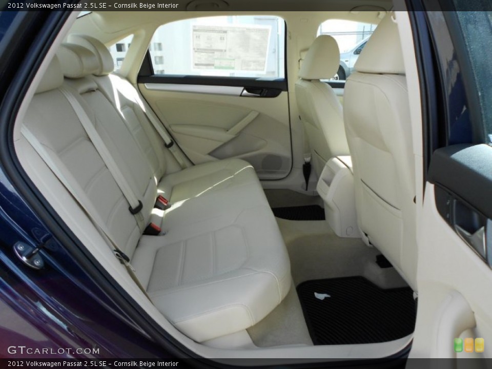 Cornsilk Beige Interior Photo for the 2012 Volkswagen Passat 2.5L SE #55980478