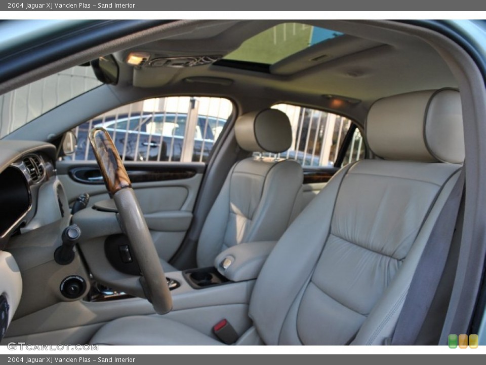 Sand Interior Photo for the 2004 Jaguar XJ Vanden Plas #55986505
