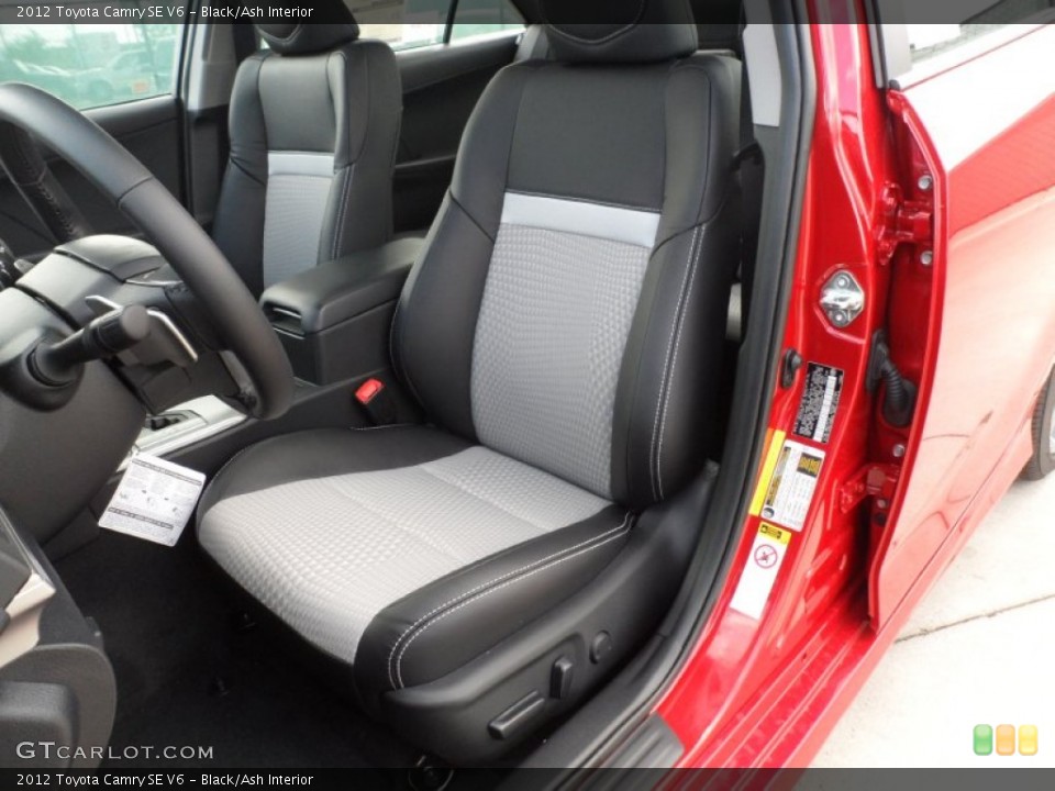 Black/Ash Interior Photo for the 2012 Toyota Camry SE V6 #56002546