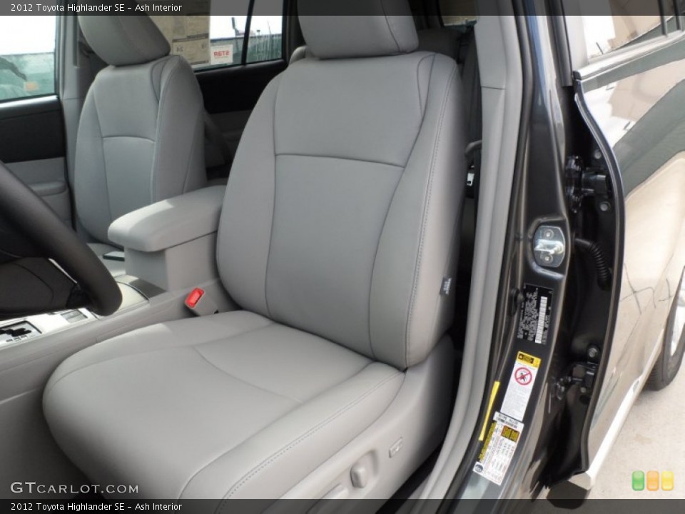 Ash Interior Photo for the 2012 Toyota Highlander SE #56003433