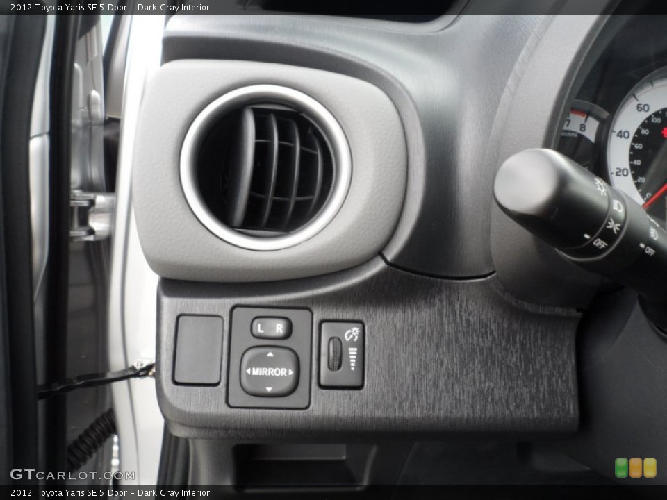 Dark Gray Interior Controls for the 2012 Toyota Yaris SE 5 Door #56005468