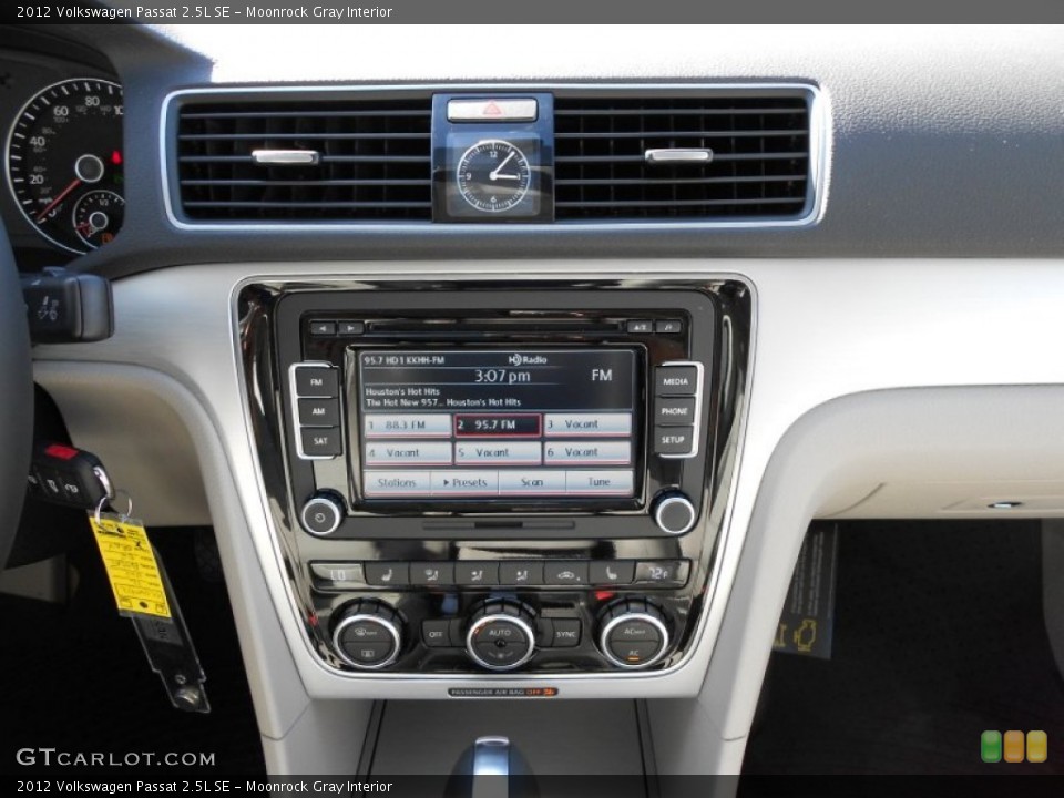 Moonrock Gray Interior Controls for the 2012 Volkswagen Passat 2.5L SE #56029232
