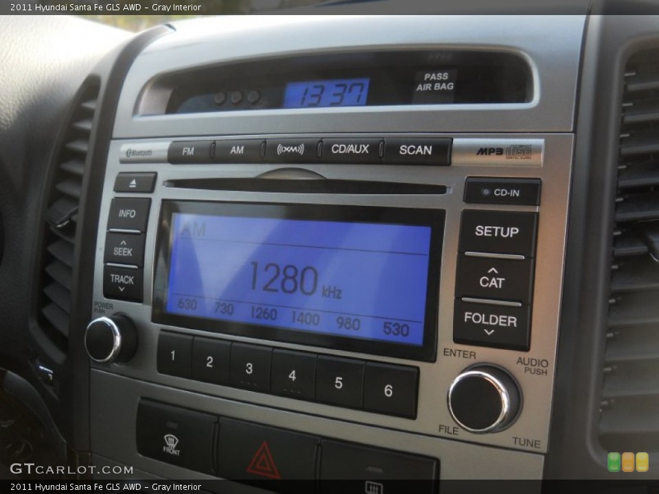 Gray Interior Controls for the 2011 Hyundai Santa Fe GLS AWD #56036528