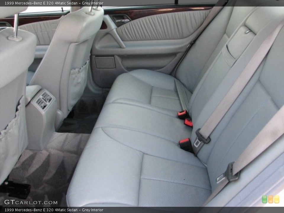 Grey Interior Photo for the 1999 Mercedes-Benz E 320 4Matic Sedan #56038200