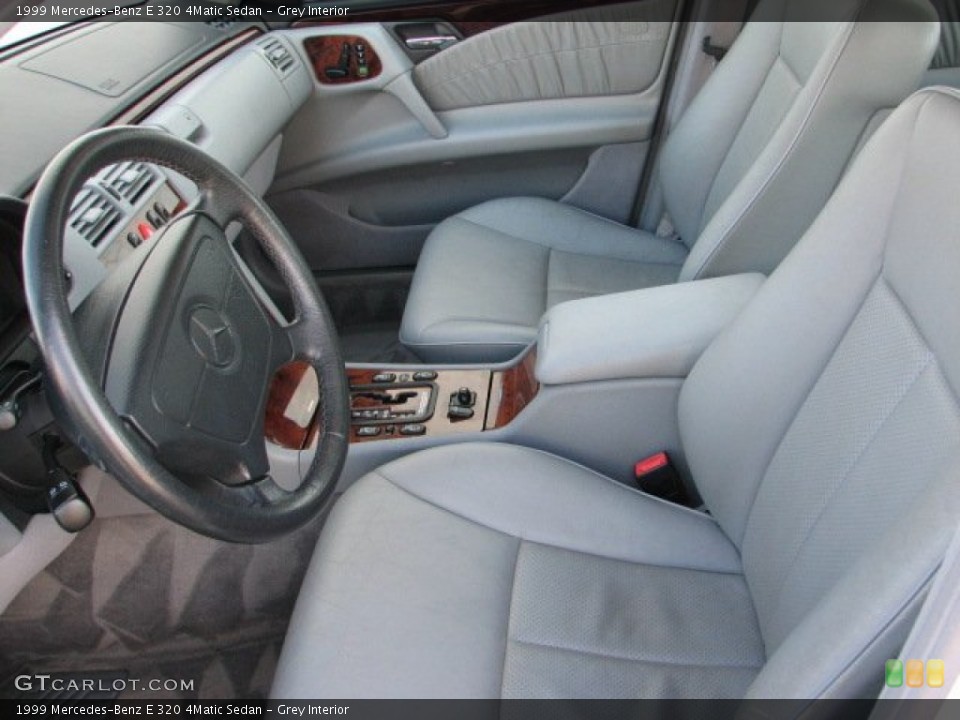 Grey Interior Photo for the 1999 Mercedes-Benz E 320 4Matic Sedan #56038211