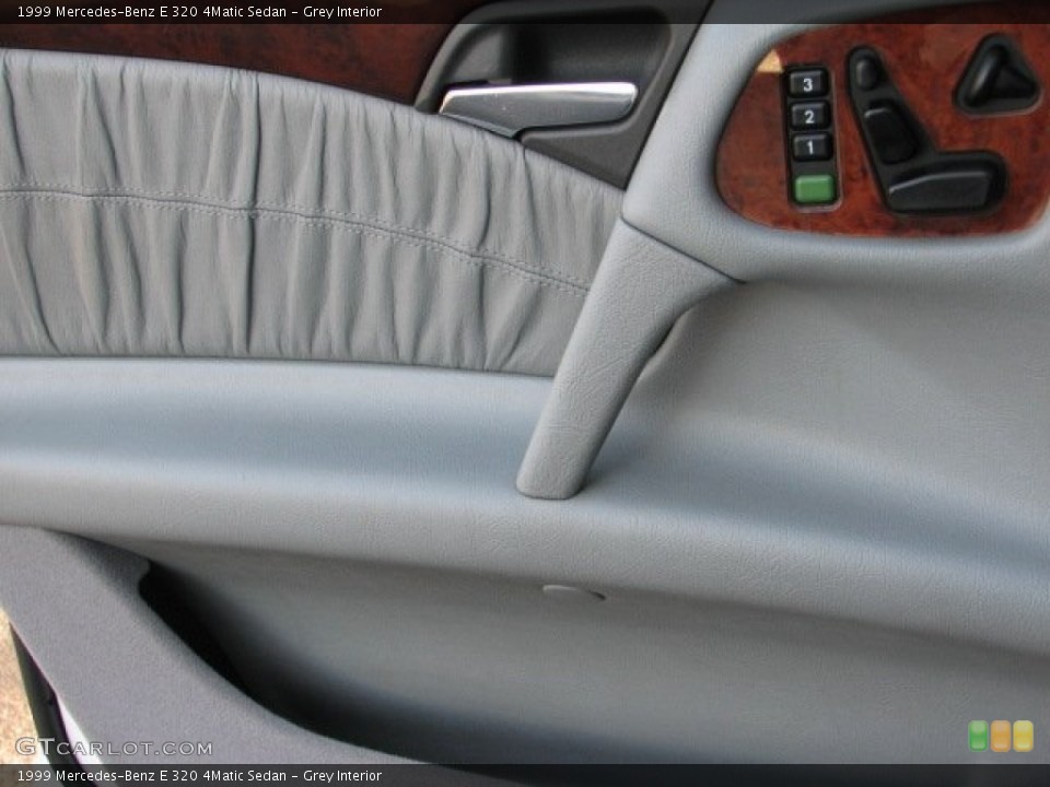 Grey Interior Controls for the 1999 Mercedes-Benz E 320 4Matic Sedan #56038219