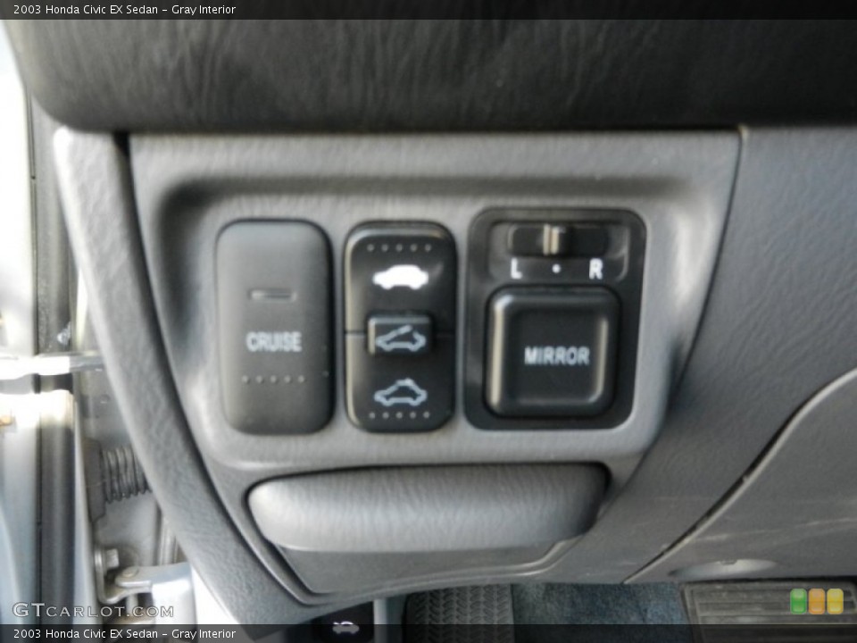 Gray Interior Controls for the 2003 Honda Civic EX Sedan #56039378