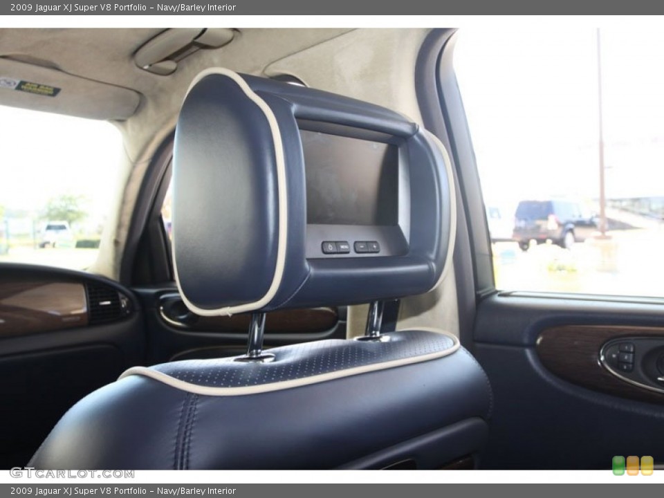 Navy/Barley Interior Controls for the 2009 Jaguar XJ Super V8 Portfolio #56042009