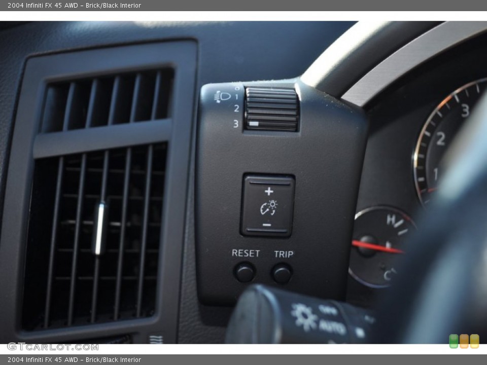 Brick/Black Interior Controls for the 2004 Infiniti FX 45 AWD #56046524