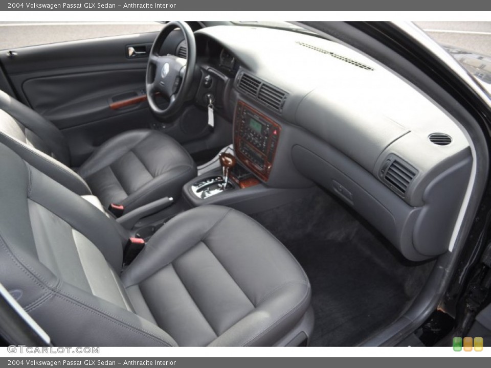 Anthracite Interior Photo for the 2004 Volkswagen Passat GLX Sedan #56047745