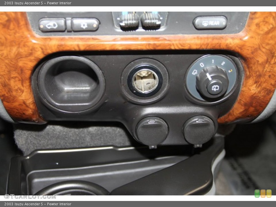 Pewter Interior Controls for the 2003 Isuzu Ascender S #56050991