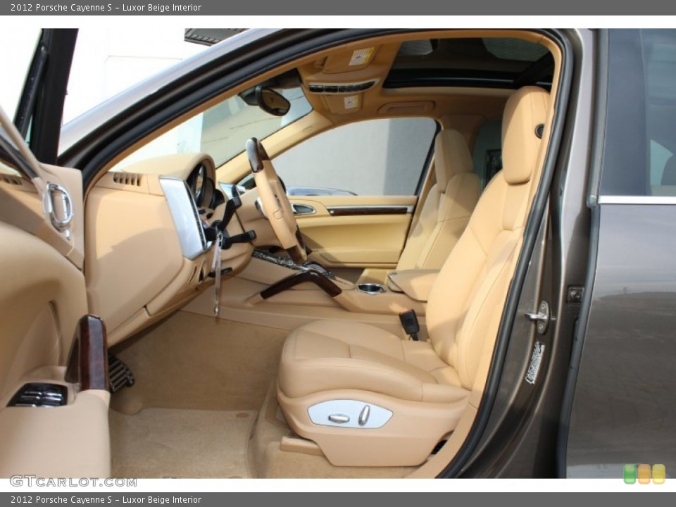 Luxor Beige Interior Photo for the 2012 Porsche Cayenne S #56061465