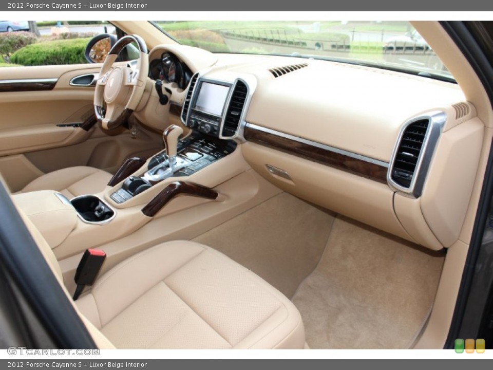Luxor Beige Interior Dashboard for the 2012 Porsche Cayenne S #56061593