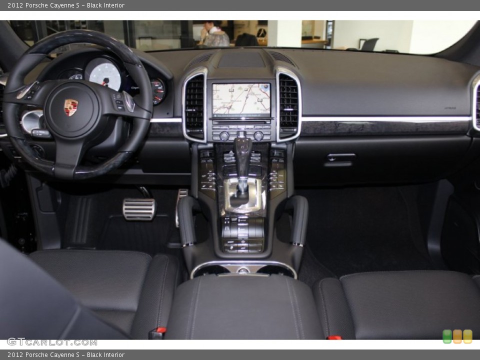 Black Interior Dashboard for the 2012 Porsche Cayenne S #56062019
