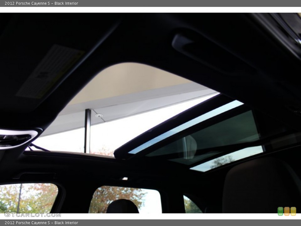 Black Interior Sunroof for the 2012 Porsche Cayenne S #56062075