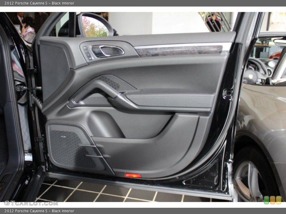 Black Interior Door Panel for the 2012 Porsche Cayenne S #56062118