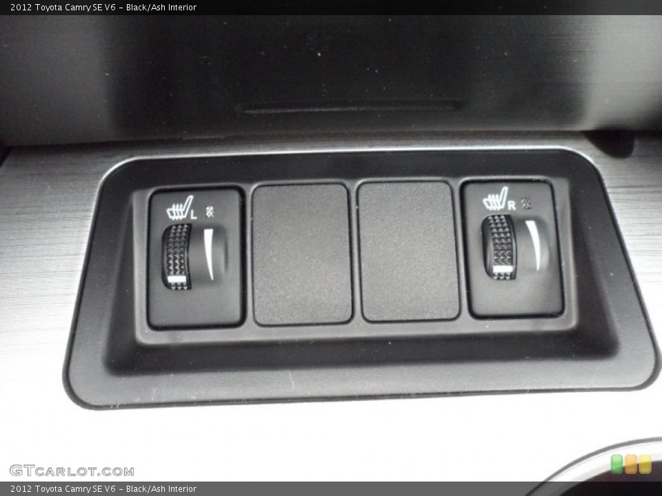 Black/Ash Interior Controls for the 2012 Toyota Camry SE V6 #56078084