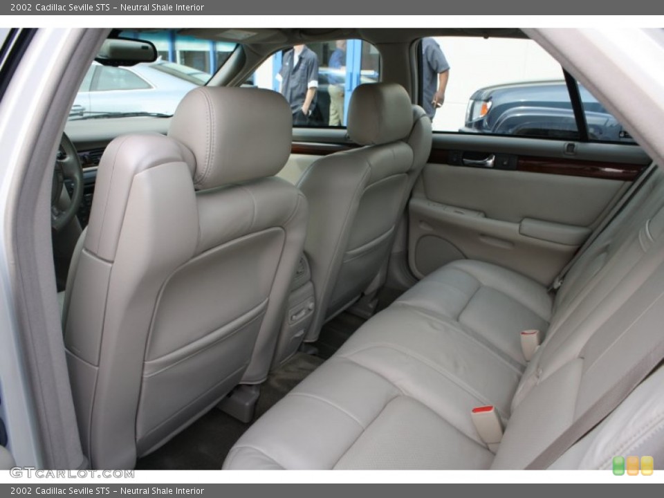 Neutral Shale Interior Photo for the 2002 Cadillac Seville STS #56091296