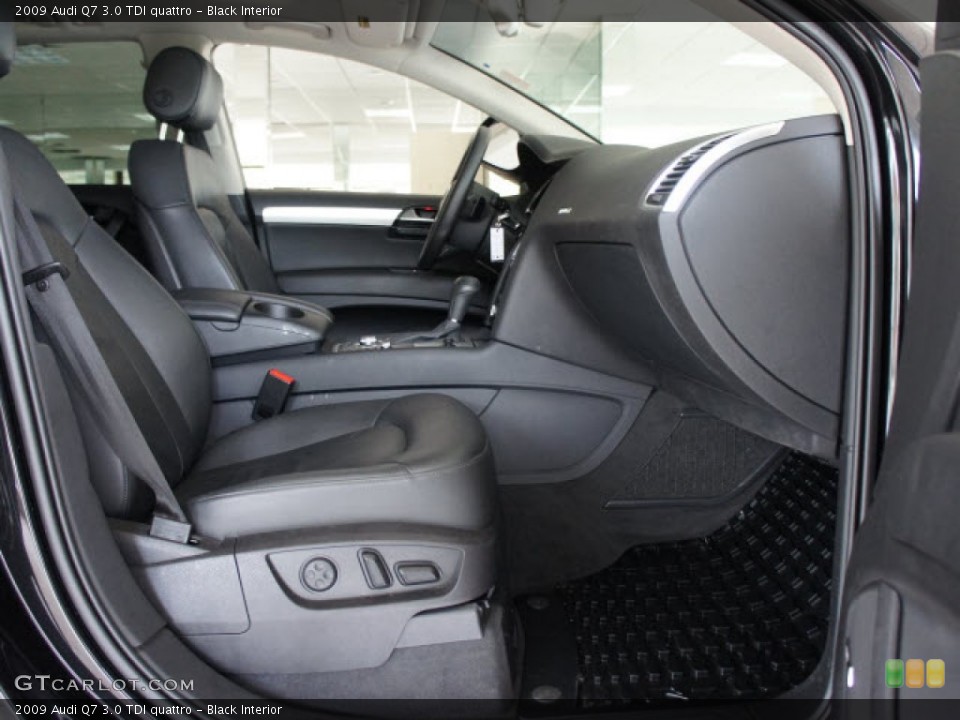 Black Interior Photo for the 2009 Audi Q7 3.0 TDI quattro #56095865