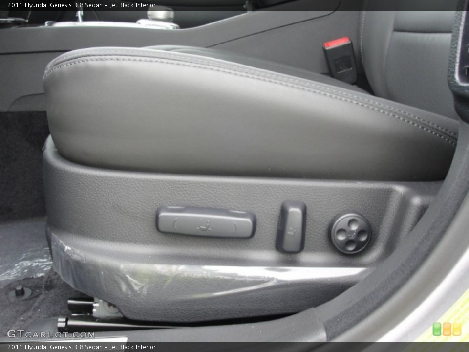 Jet Black Interior Controls for the 2011 Hyundai Genesis 3.8 Sedan #56096370