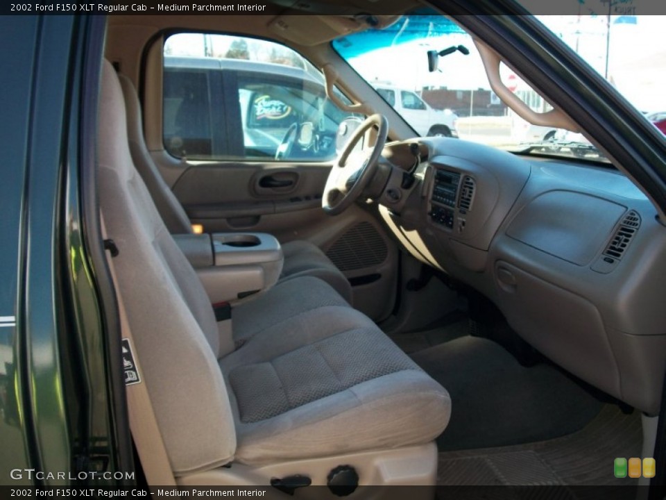 Medium Parchment Interior Photo for the 2002 Ford F150 XLT Regular Cab #56111624