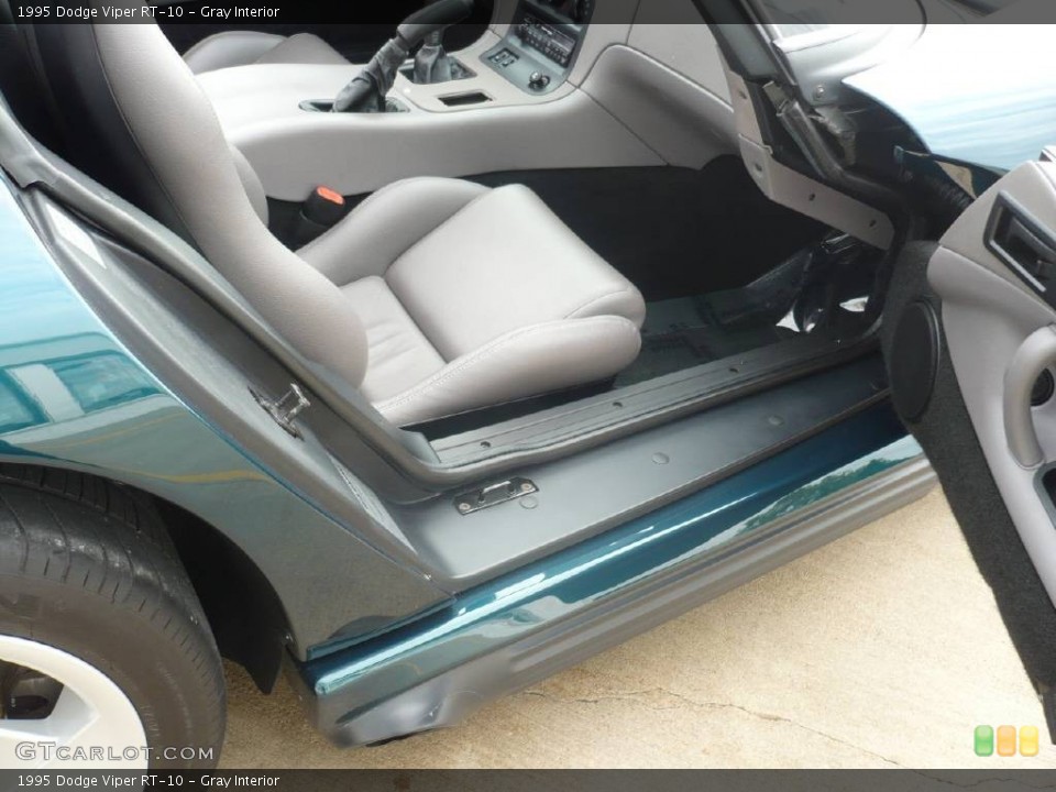 Gray Interior Photo for the 1995 Dodge Viper RT-10 #56114267