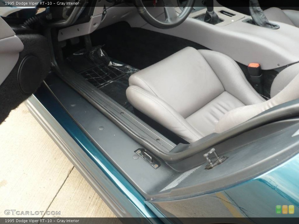 Gray Interior Photo for the 1995 Dodge Viper RT-10 #56114297