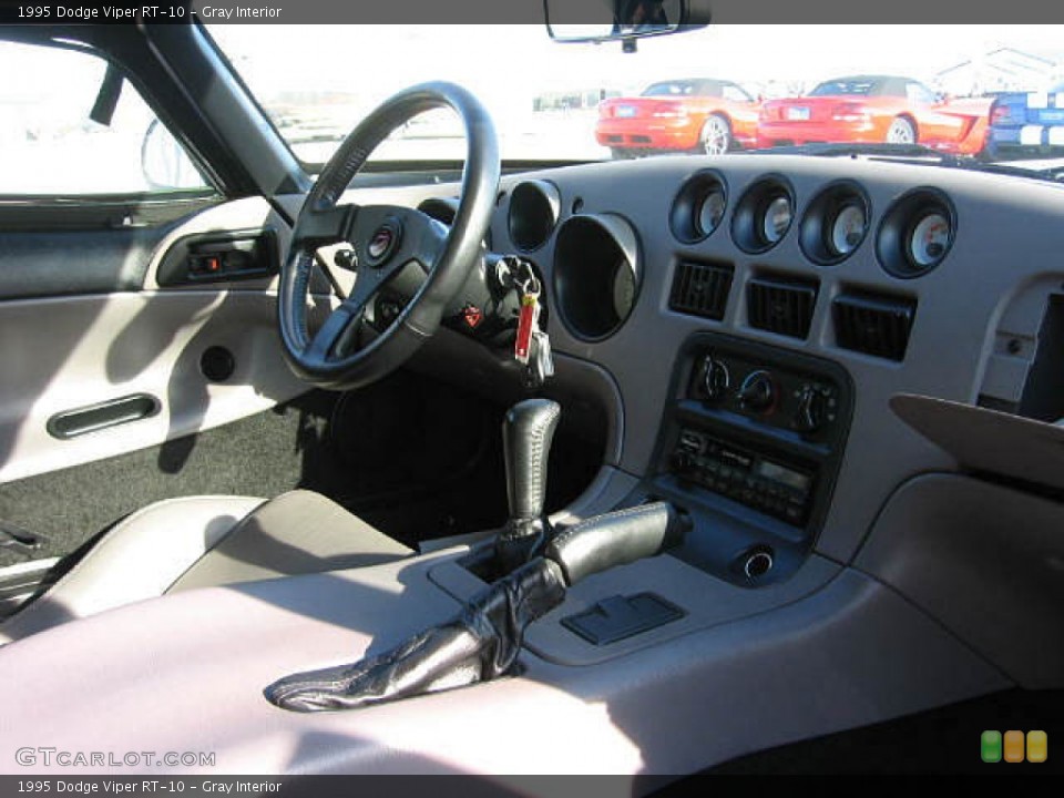 Gray Interior Photo for the 1995 Dodge Viper RT-10 #56114598