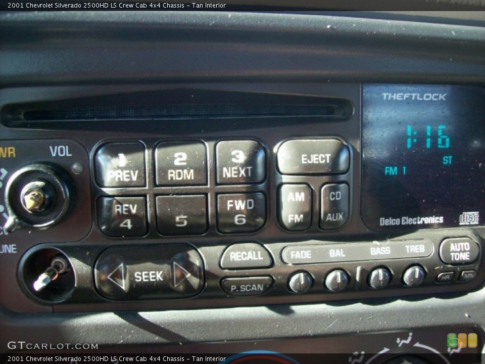 Tan Interior Audio System for the 2001 Chevrolet Silverado 2500HD LS Crew Cab 4x4 Chassis #56118191