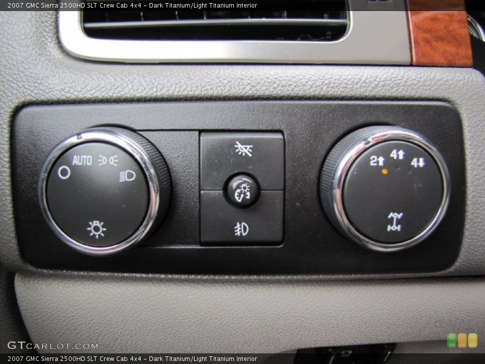 Dark Titanium/Light Titanium Interior Controls for the 2007 GMC Sierra 2500HD SLT Crew Cab 4x4 #56119037