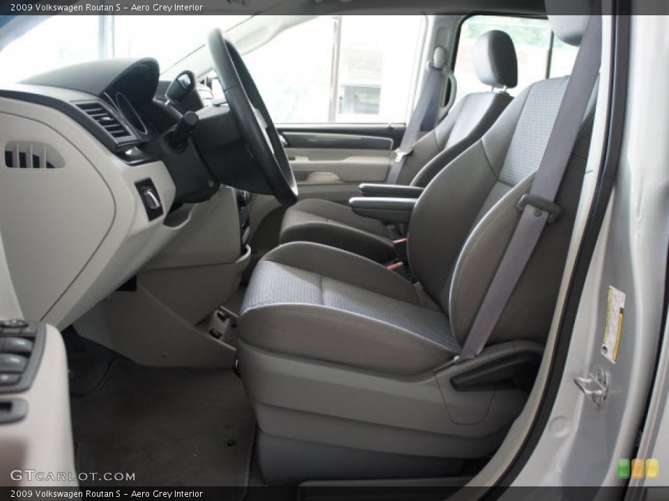 Aero Grey Interior Photo for the 2009 Volkswagen Routan S #56123474