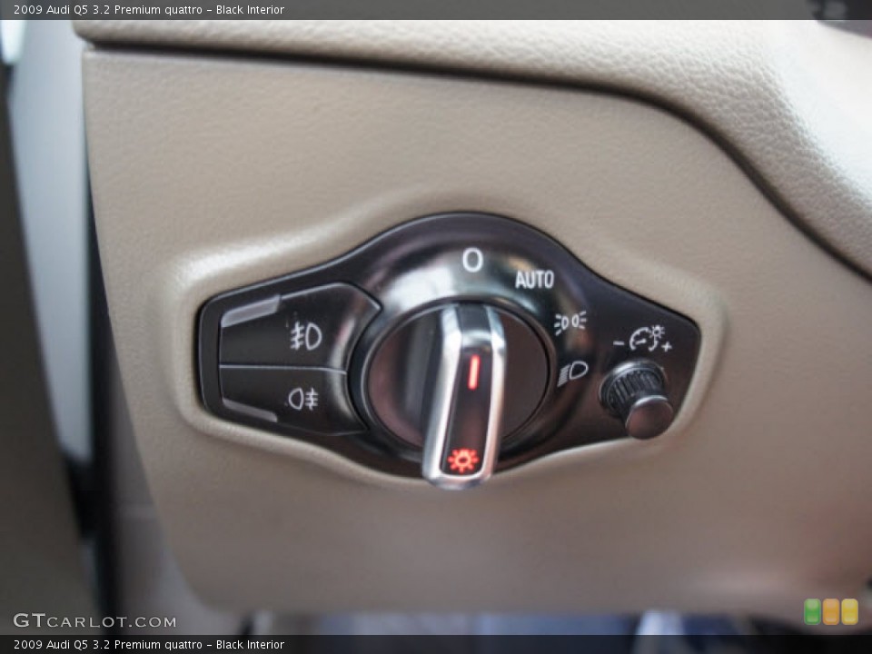 Black Interior Controls for the 2009 Audi Q5 3.2 Premium quattro #56131883
