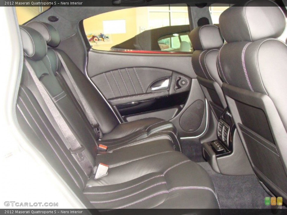Nero Interior Photo for the 2012 Maserati Quattroporte S #56136923