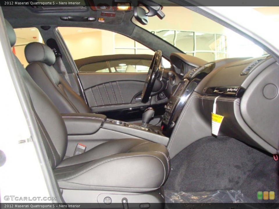 Nero Interior Photo for the 2012 Maserati Quattroporte S #56136932