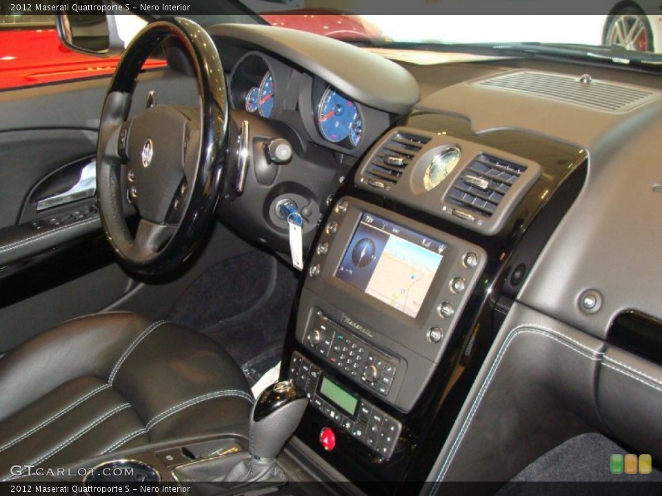 Nero Interior Dashboard for the 2012 Maserati Quattroporte S #56136947