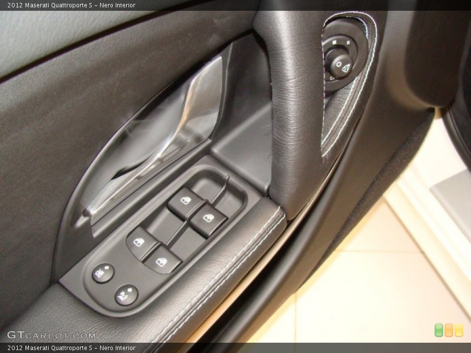 Nero Interior Controls for the 2012 Maserati Quattroporte S #56137022