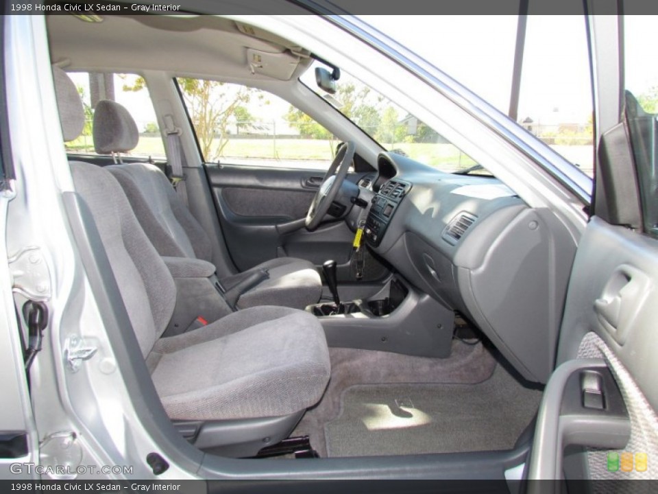 Gray Interior Photo for the 1998 Honda Civic LX Sedan #56137205