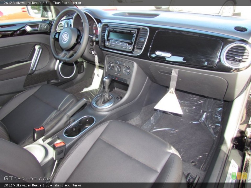 Titan Black Interior Photo for the 2012 Volkswagen Beetle 2.5L #56138405