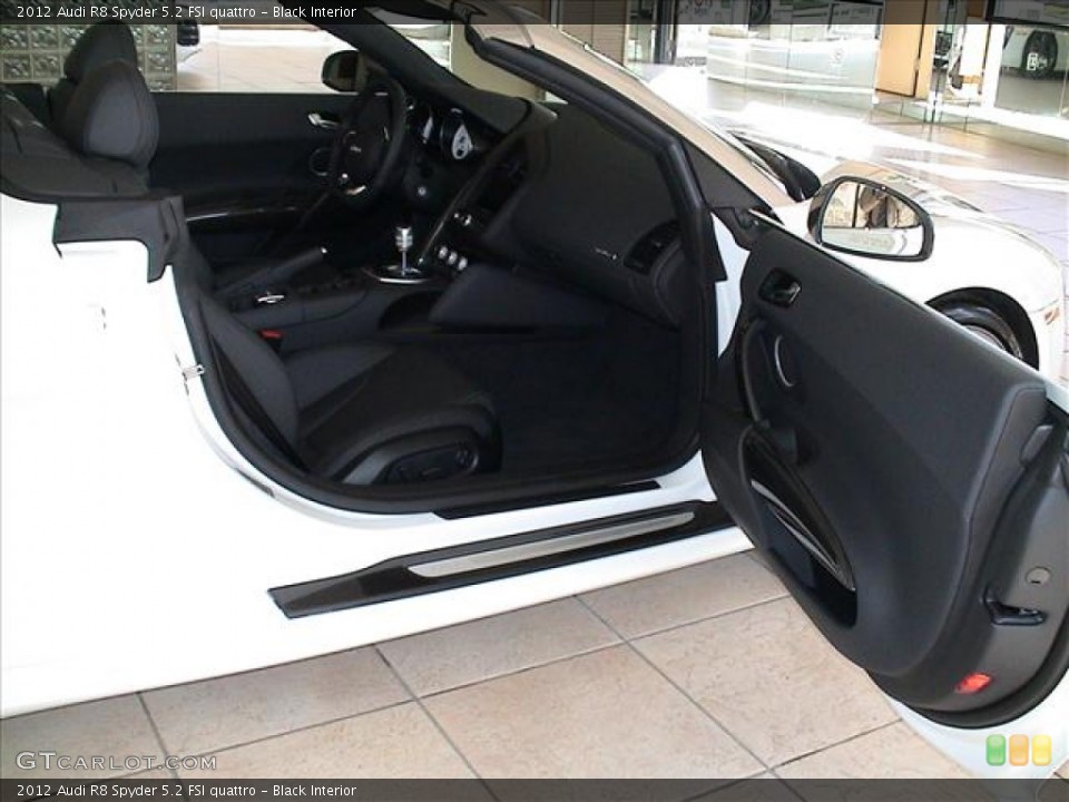 Black Interior Photo for the 2012 Audi R8 Spyder 5.2 FSI quattro #56138964
