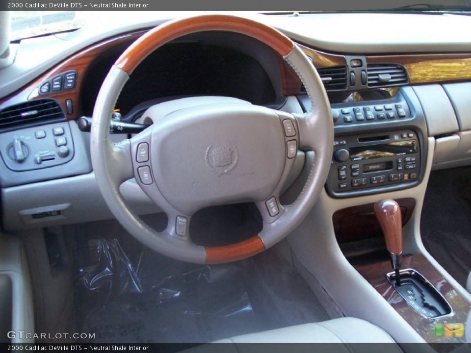 Neutral Shale Interior Dashboard for the 2000 Cadillac DeVille DTS #56151458