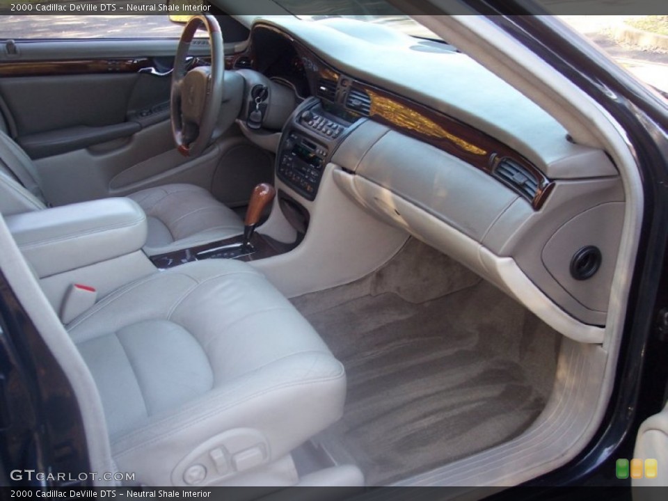 Neutral Shale Interior Dashboard for the 2000 Cadillac DeVille DTS #56151482