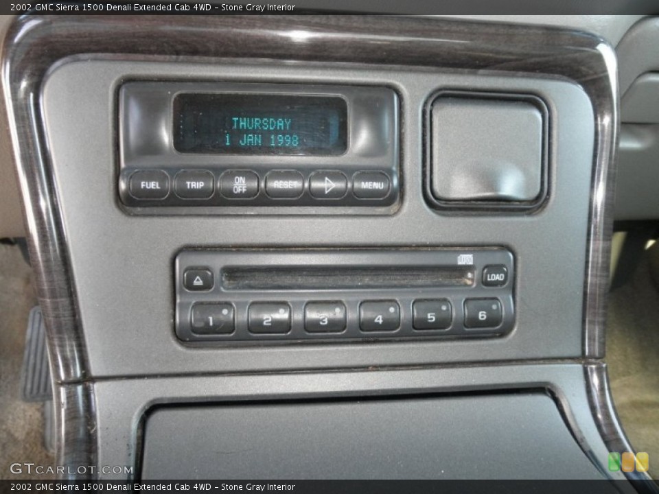 Stone Gray Interior Controls for the 2002 GMC Sierra 1500 Denali Extended Cab 4WD #56152829
