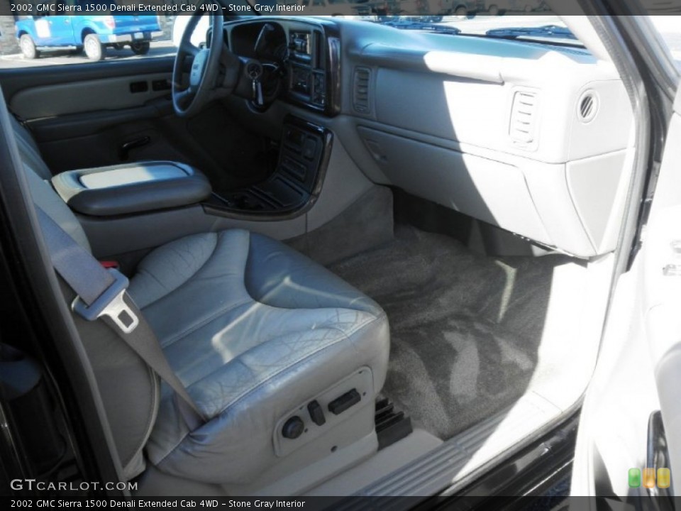 Stone Gray Interior Photo for the 2002 GMC Sierra 1500 Denali Extended Cab 4WD #56152894