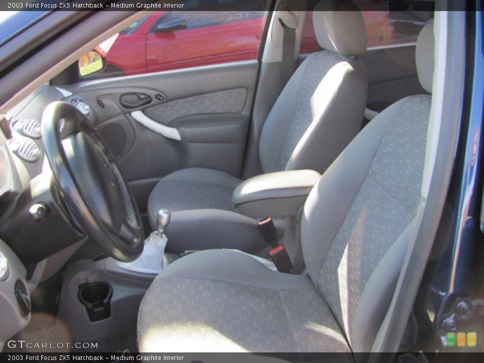 Medium Graphite Interior Photo for the 2003 Ford Focus ZX5 Hatchback #56164117